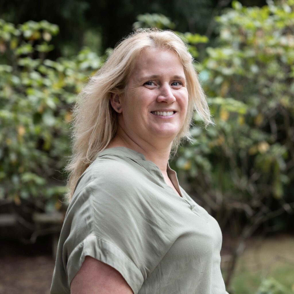 Thea Zondervan